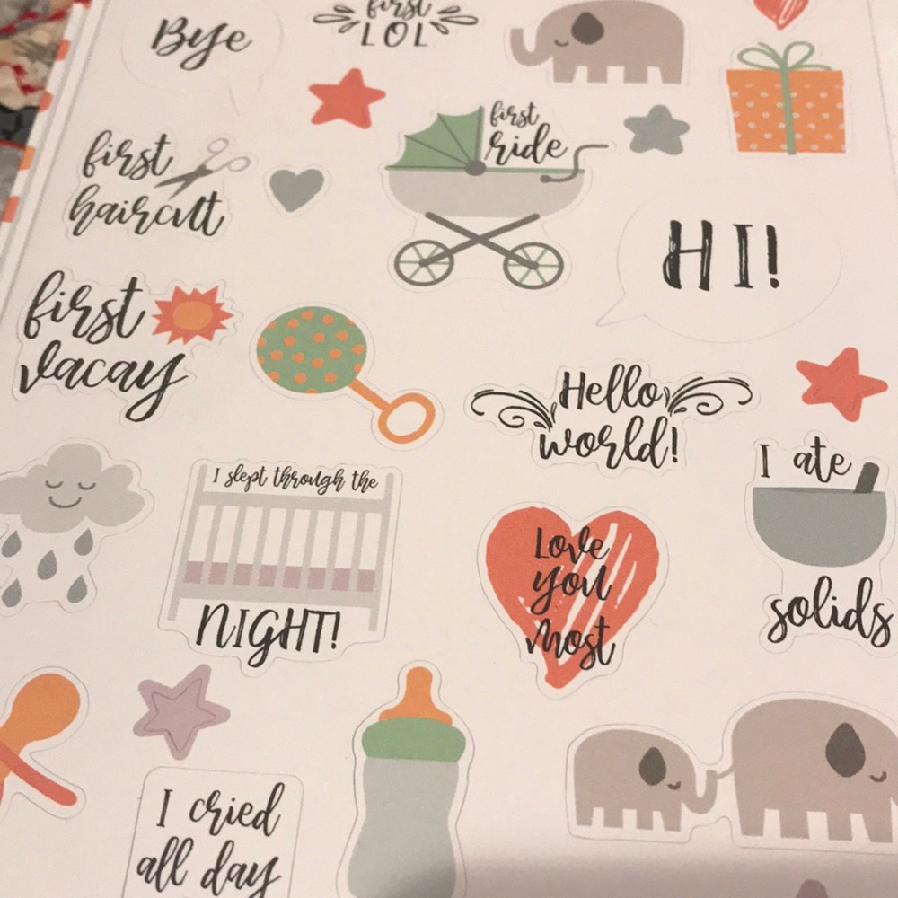 Baby milestone journal - Picture 2 of 4